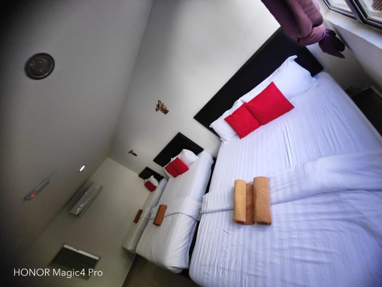 Melawati Ria Hotel Kuala Selangor Exterior foto