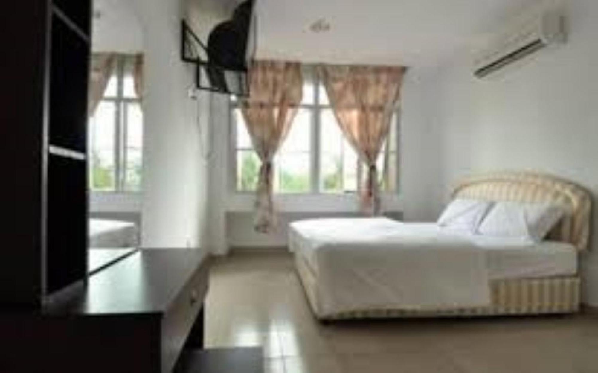Melawati Ria Hotel Kuala Selangor Exterior foto